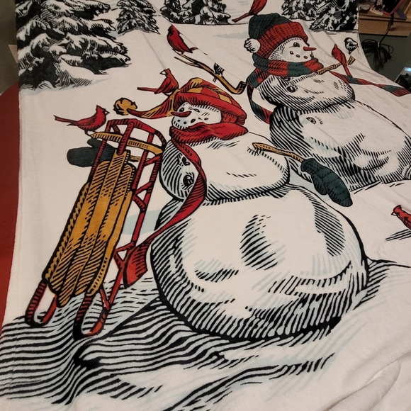 Hallmark Fleece Christmas Blanket - Picture 7 of 11